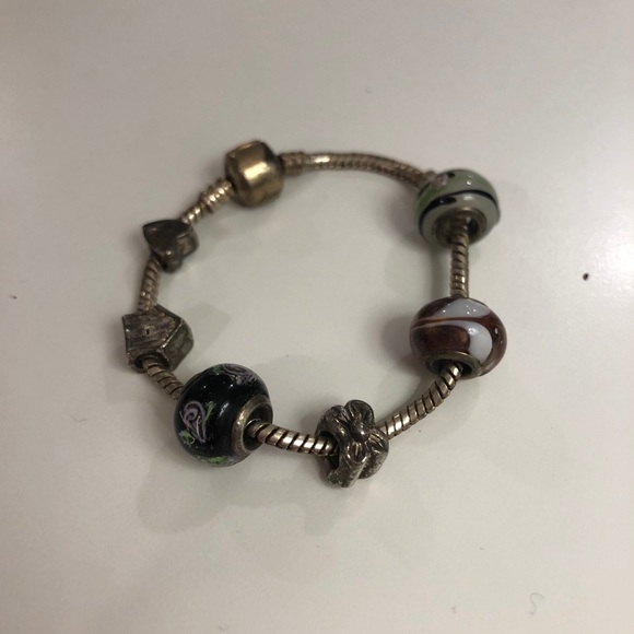 Pandora charm bracelet - Picture 3 of 3